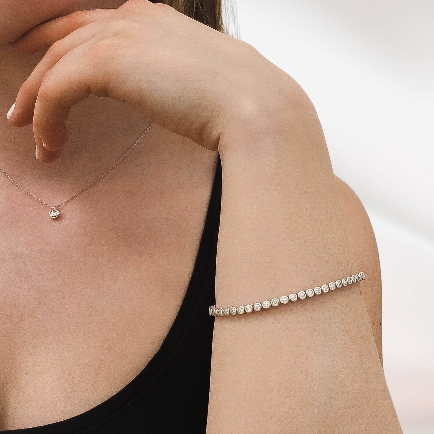 Amaral Bezel Tennis Moissanite -rannekoru