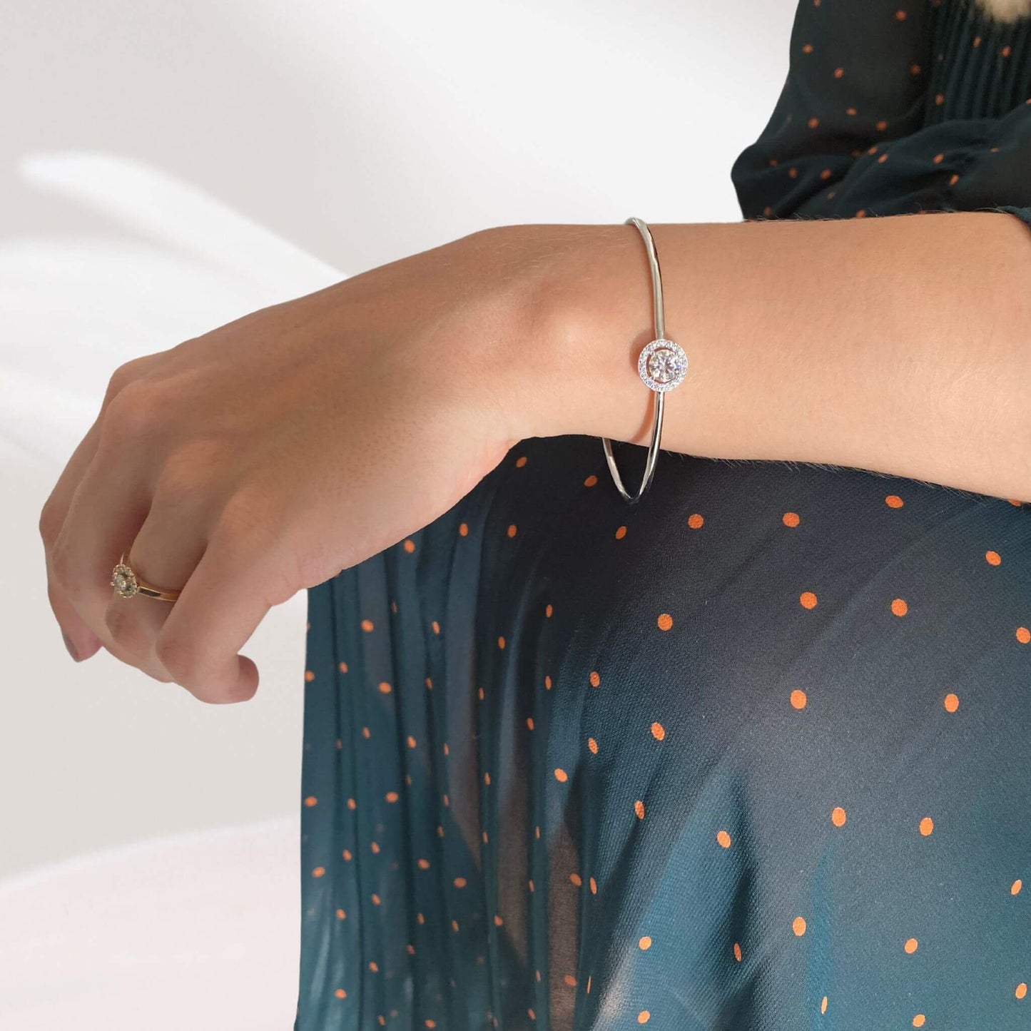 Amaral Cuff Moissanite rannekoru