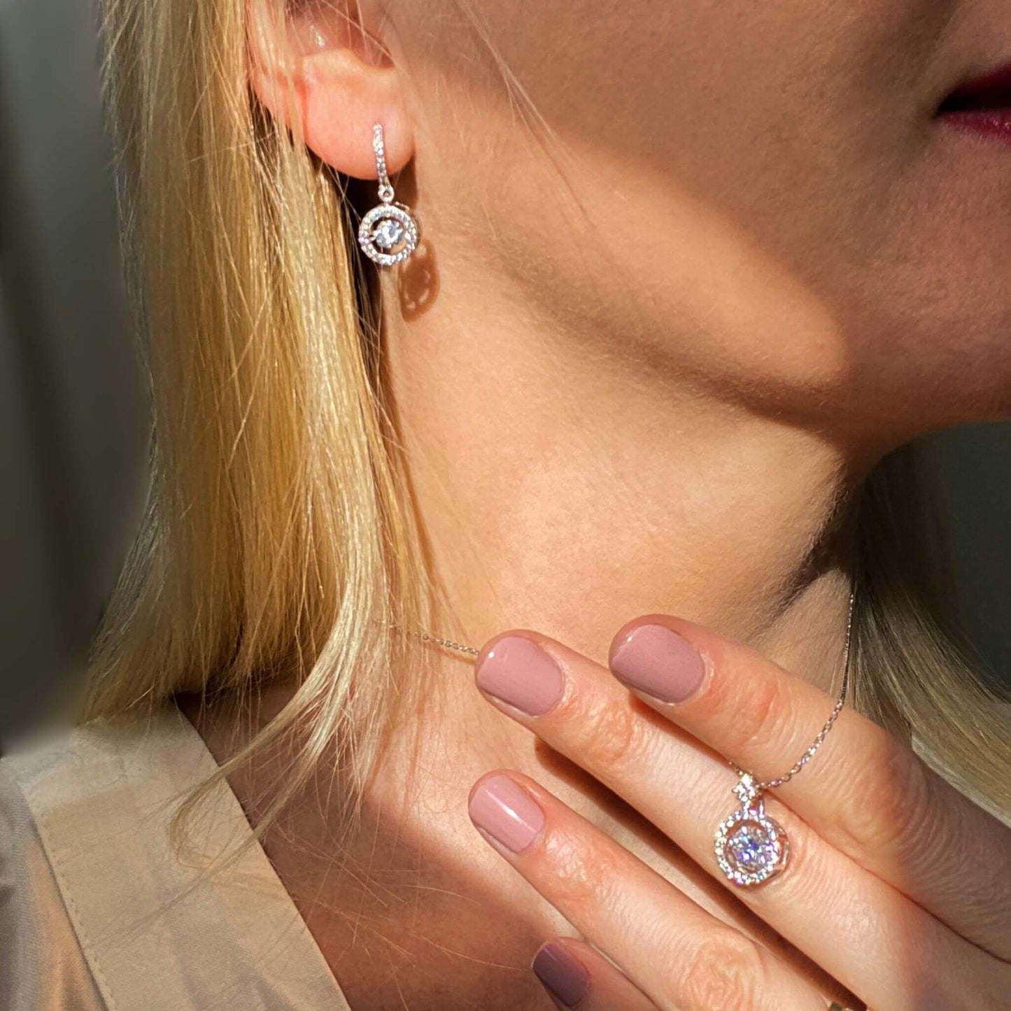 Amaral Dancing Drop Moissanite Earrings