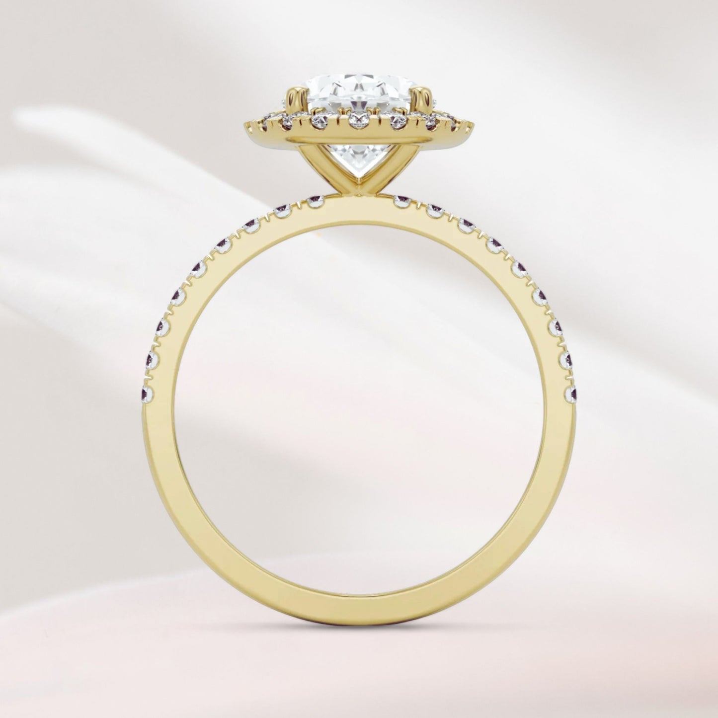 Amaral Halo Oval With Band - Yellow Gold