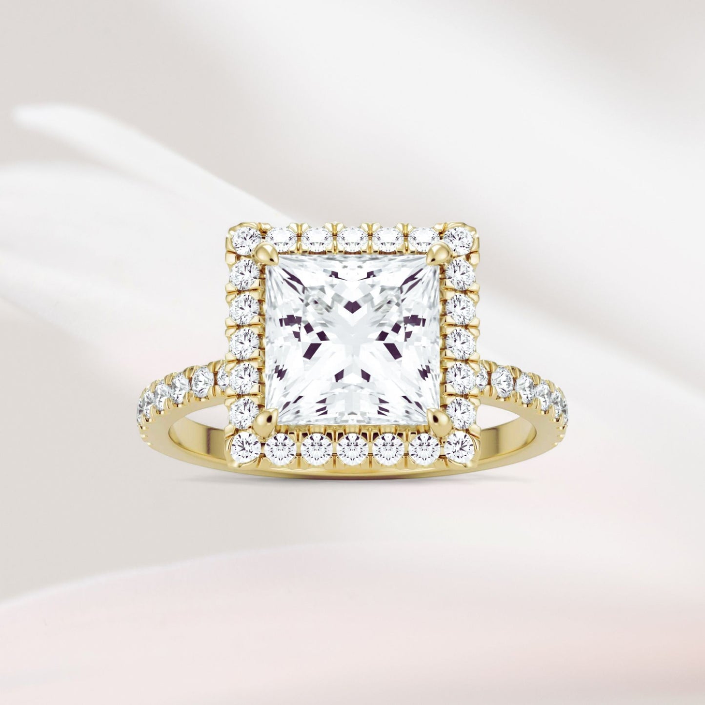Amaral Halo Princess With Band - Yellow Gold