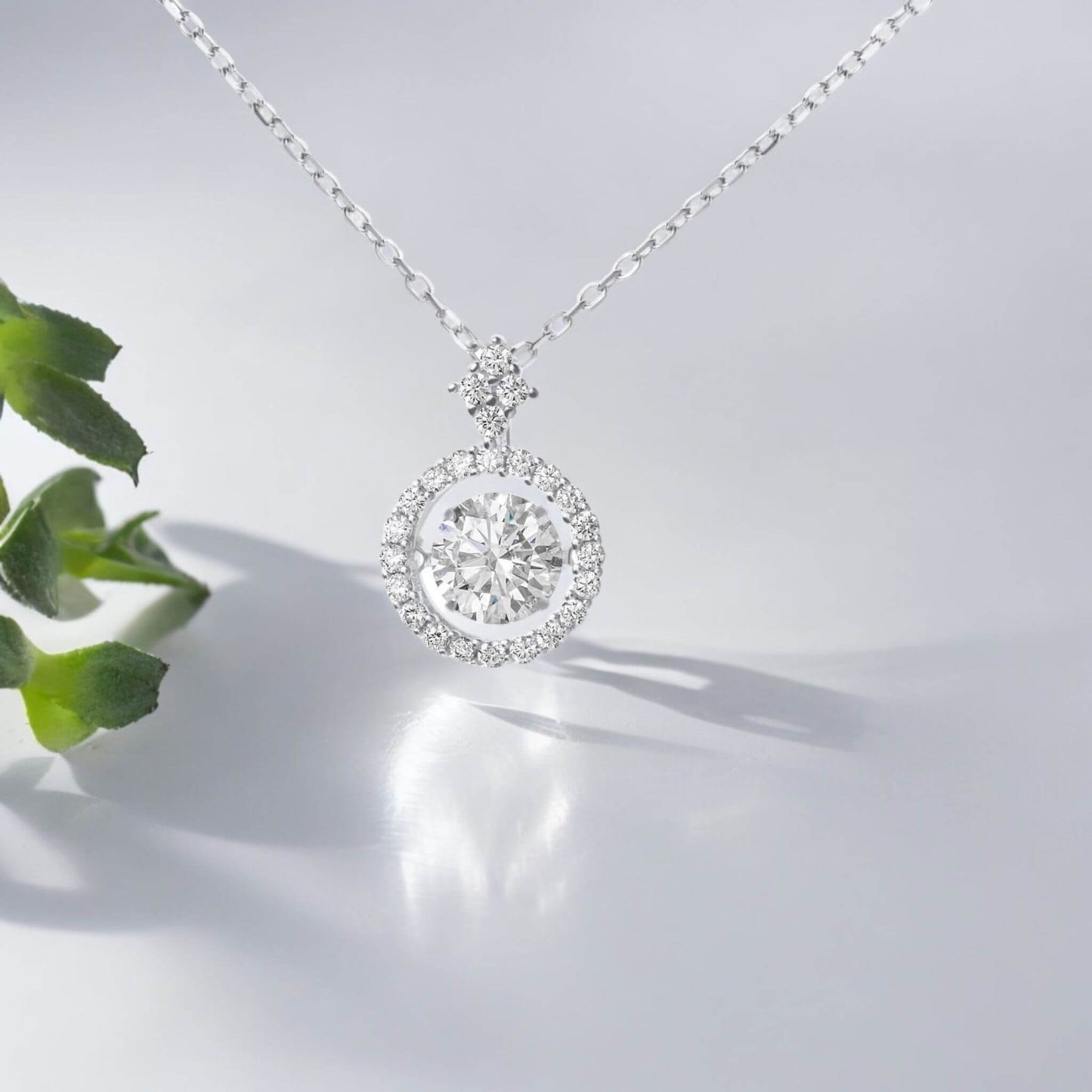 Amaral Dancing Moissanite Necklaces