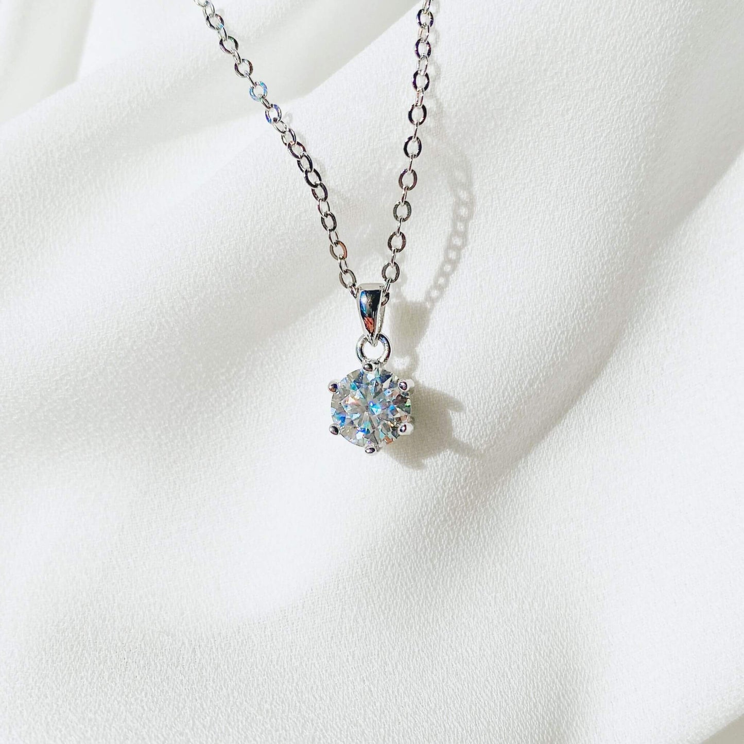 Amaral Six Prong Moissanite Necklace