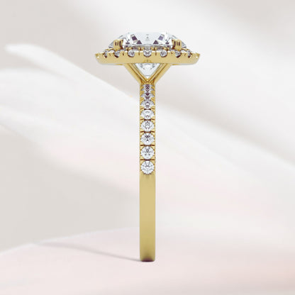 Amaral Halo Round Band - Yellow Gold