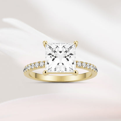 Amaral Solitaire Princess Four Prong With Band - Yellow Gold