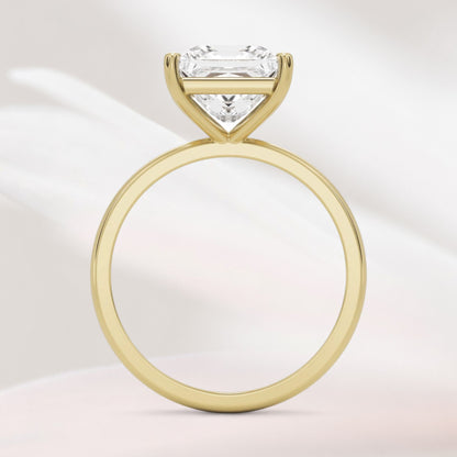 Amaral Solitaire Princess Four Prong - Yellow Gold