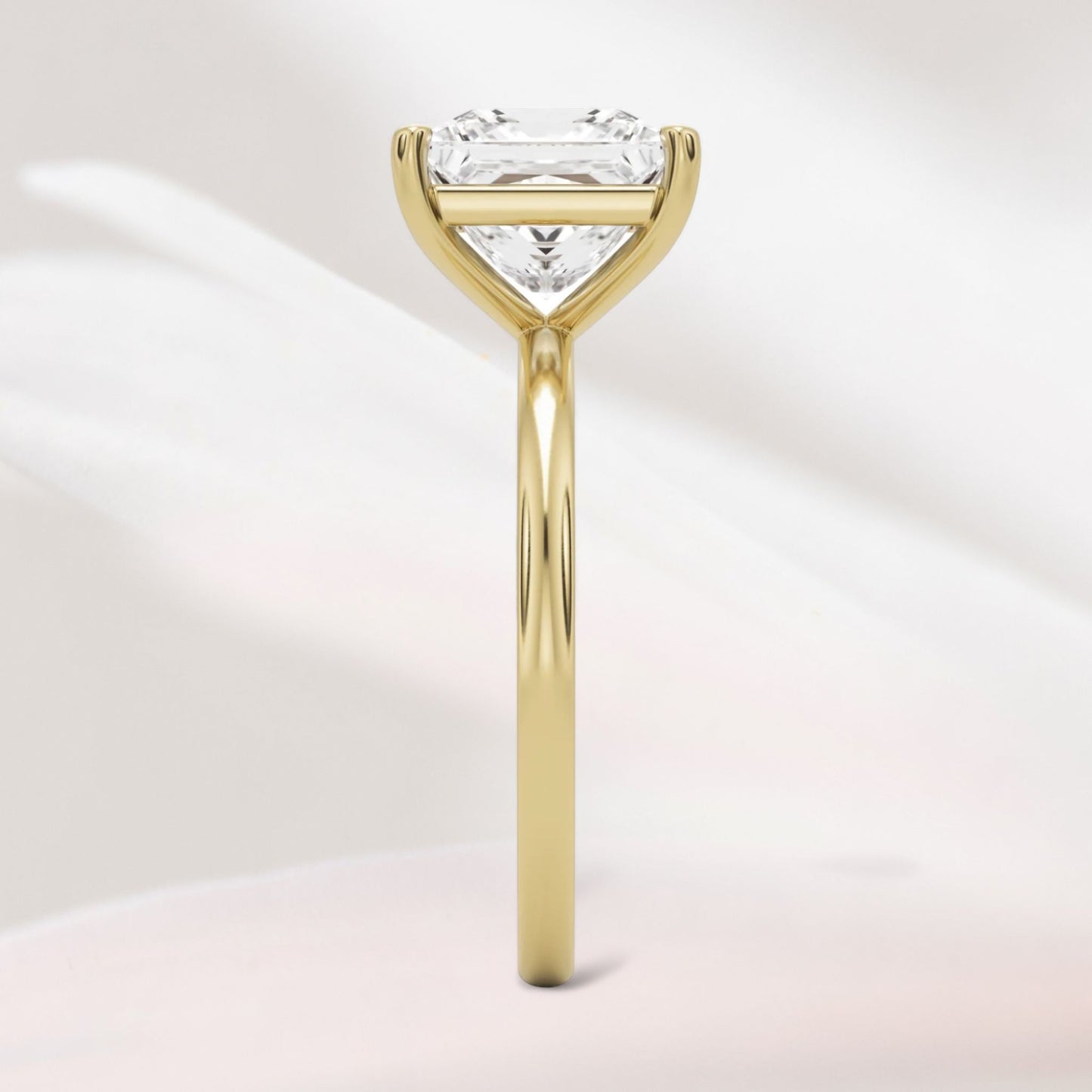 Amaral Solitaire Princess Four Prong - Yellow Gold