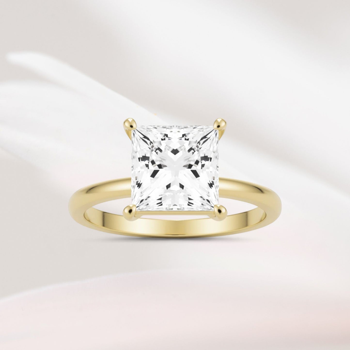 Amaral Solitaire Princess Four Prong - Yellow Gold